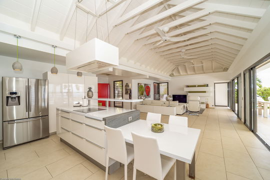 VILLA ENZUMA KITCHEN & DINING AREA 3