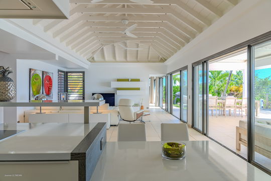 VILLA ENZUMA KITCHEN & DINING AREA 4