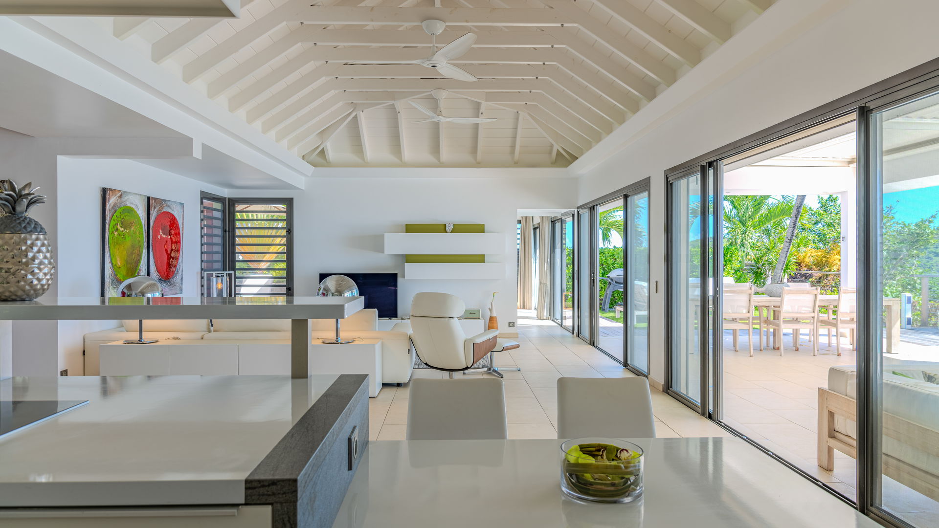 KITCHEN & DINING AREA