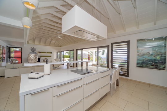 VILLA ENZUMA KITCHEN & DINING AREA 5