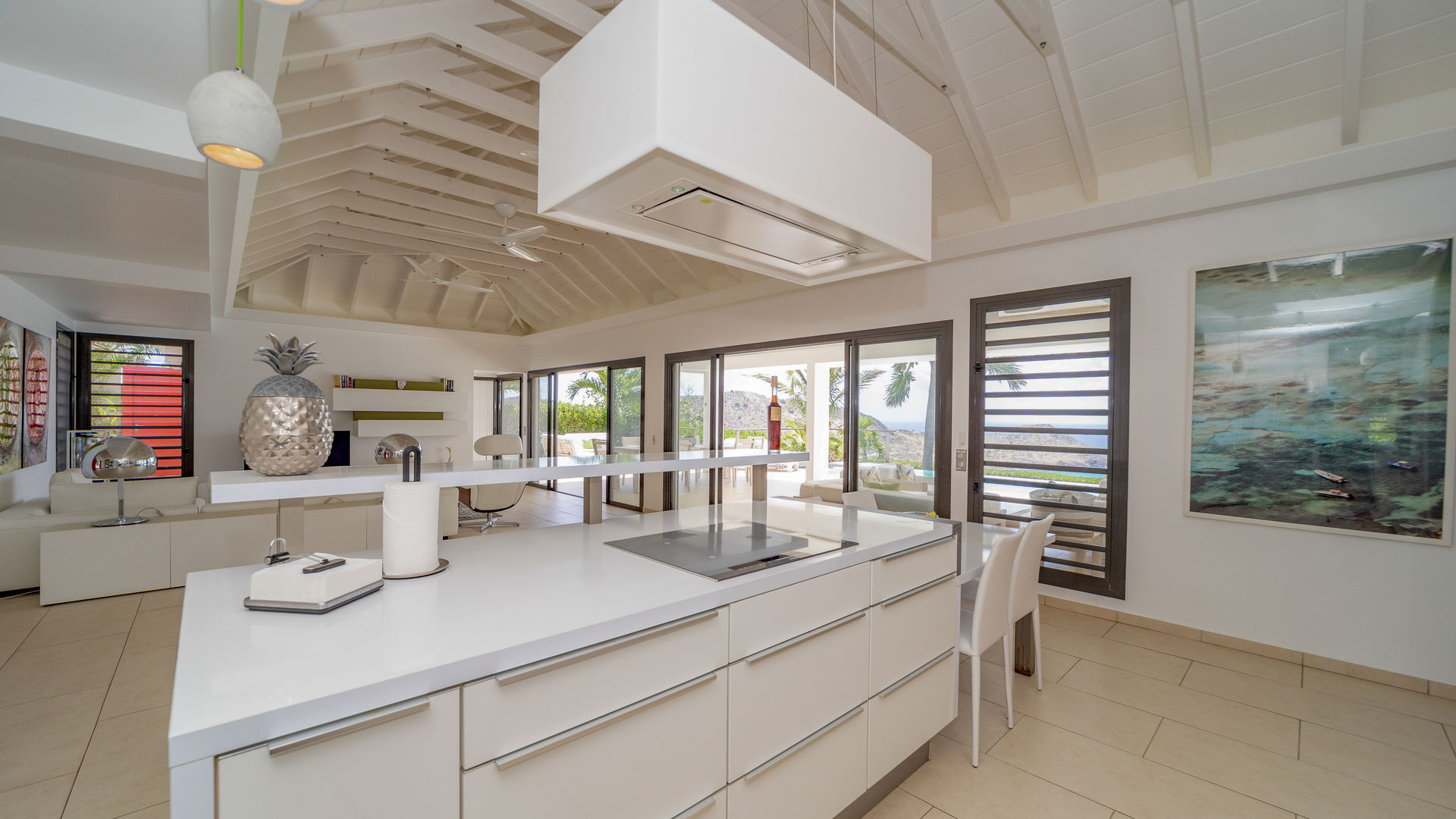 KITCHEN & DINING AREA