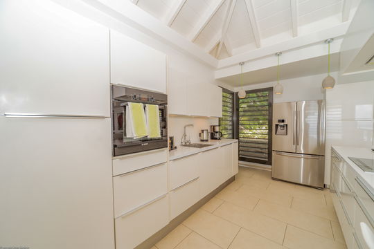 VILLA ENZUMA KITCHEN & DINING AREA 7