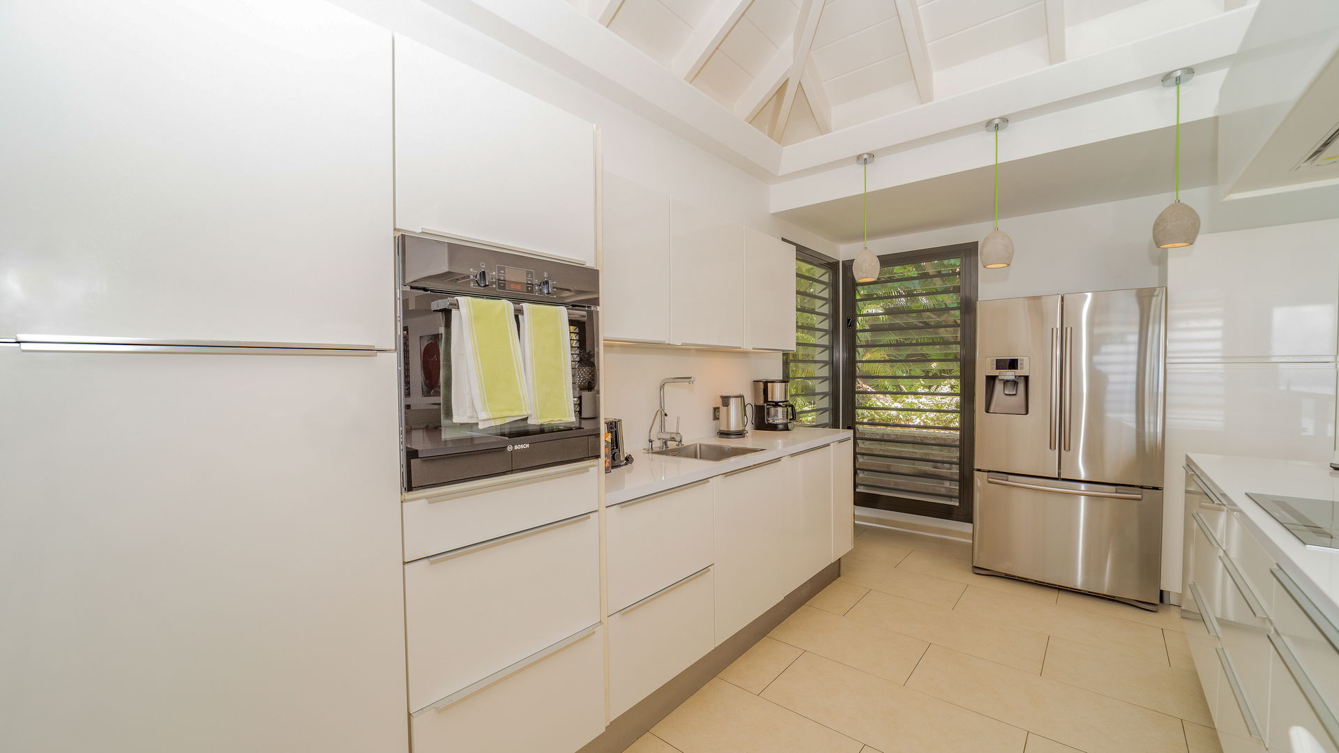 KITCHEN & DINING AREA