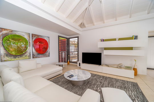 VILLA ENZUMA LIVING AREA 1
