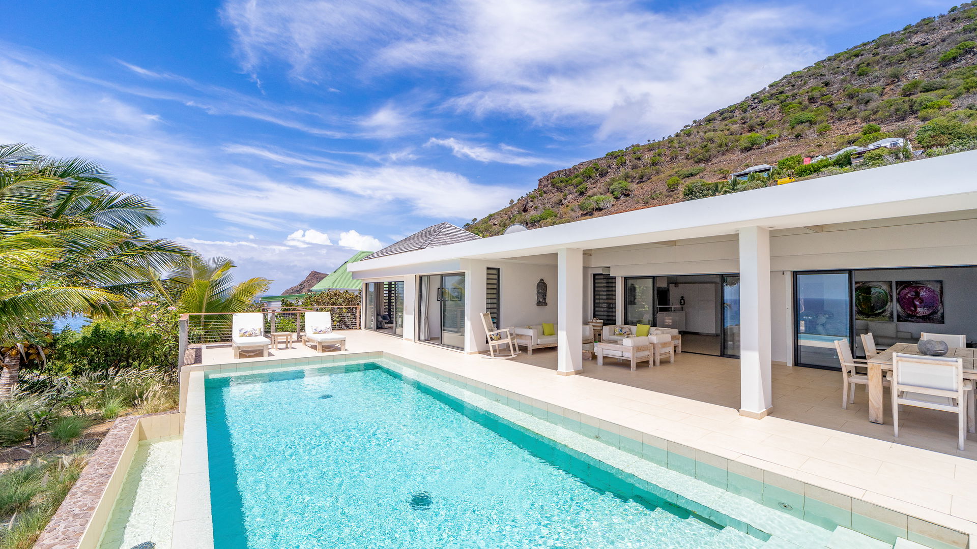 POOL & TERRACE