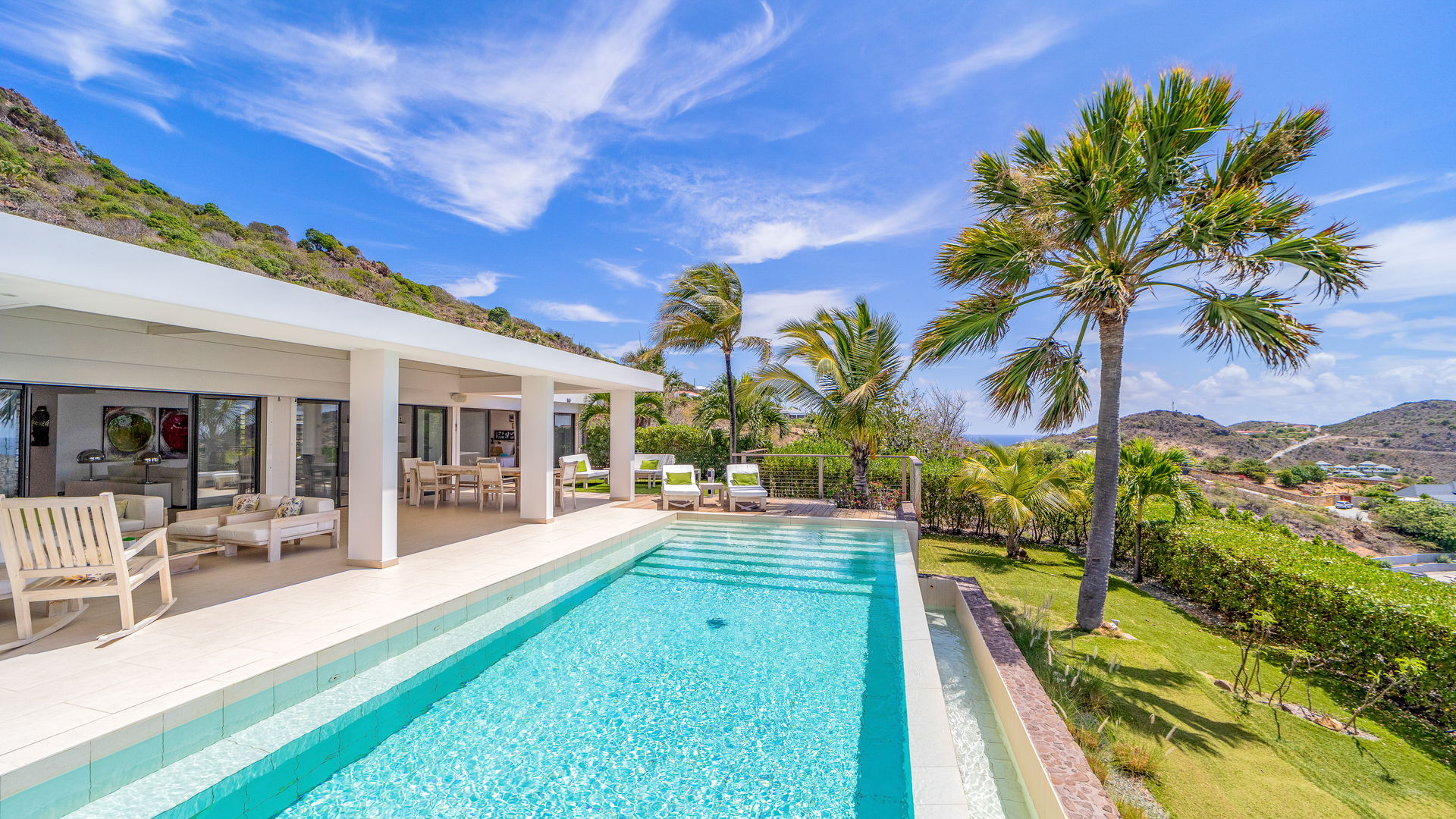 POOL & TERRACE