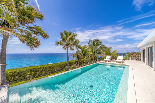 VILLA ENZUMA POOL & TERRACE 7