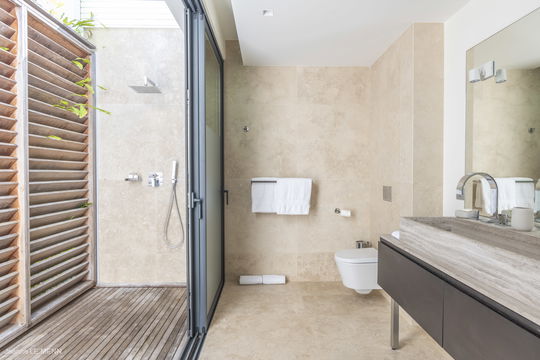 VILLA FIREFLY BEDROOM1 5
