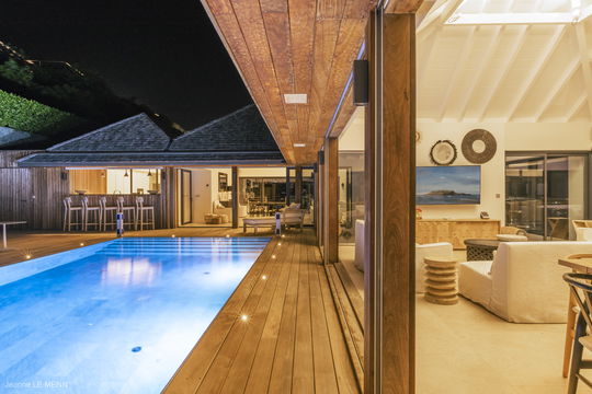 VILLA FIREFLY BY NIGHT 3