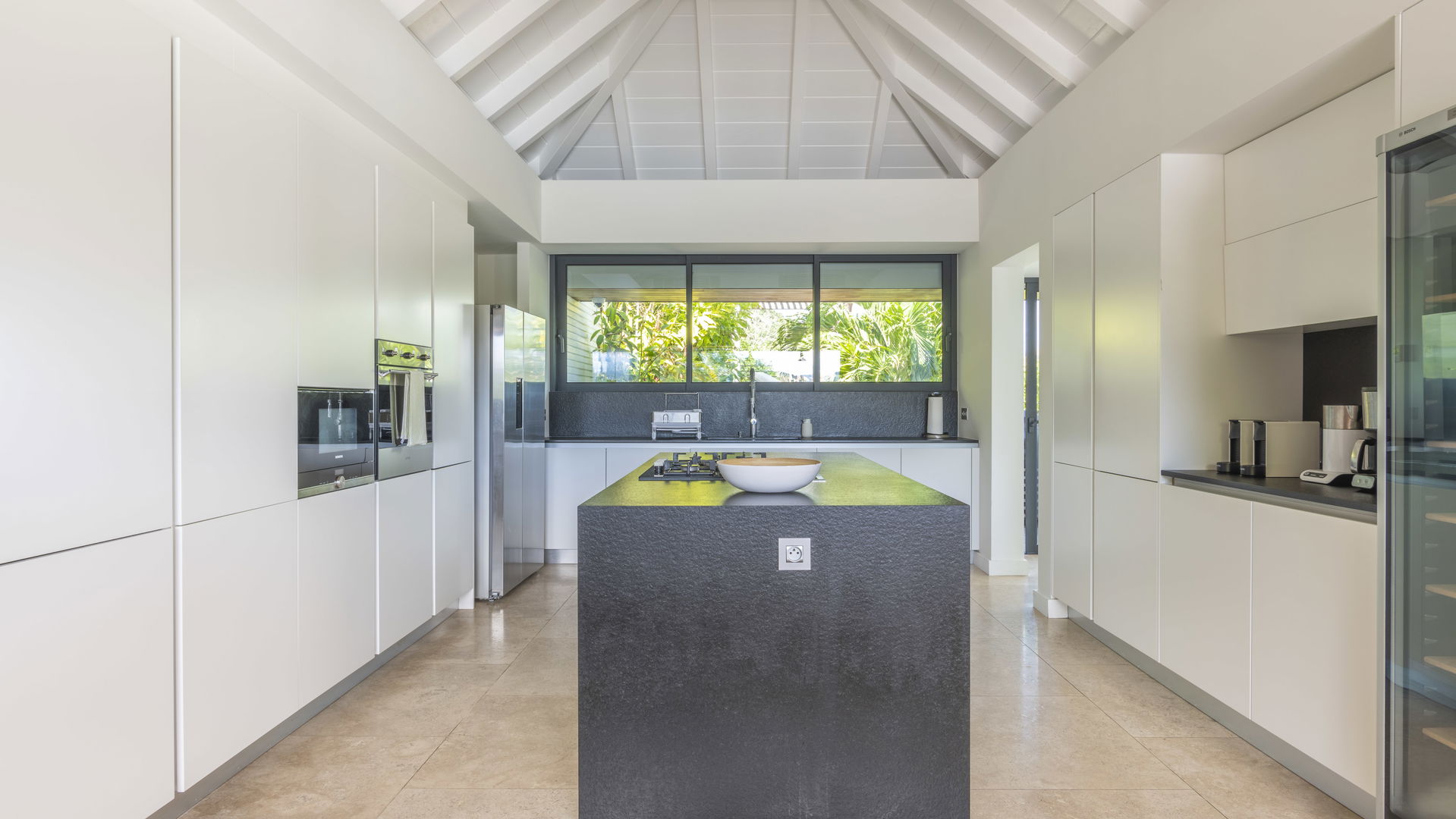 KITCHEN & DINING AREA