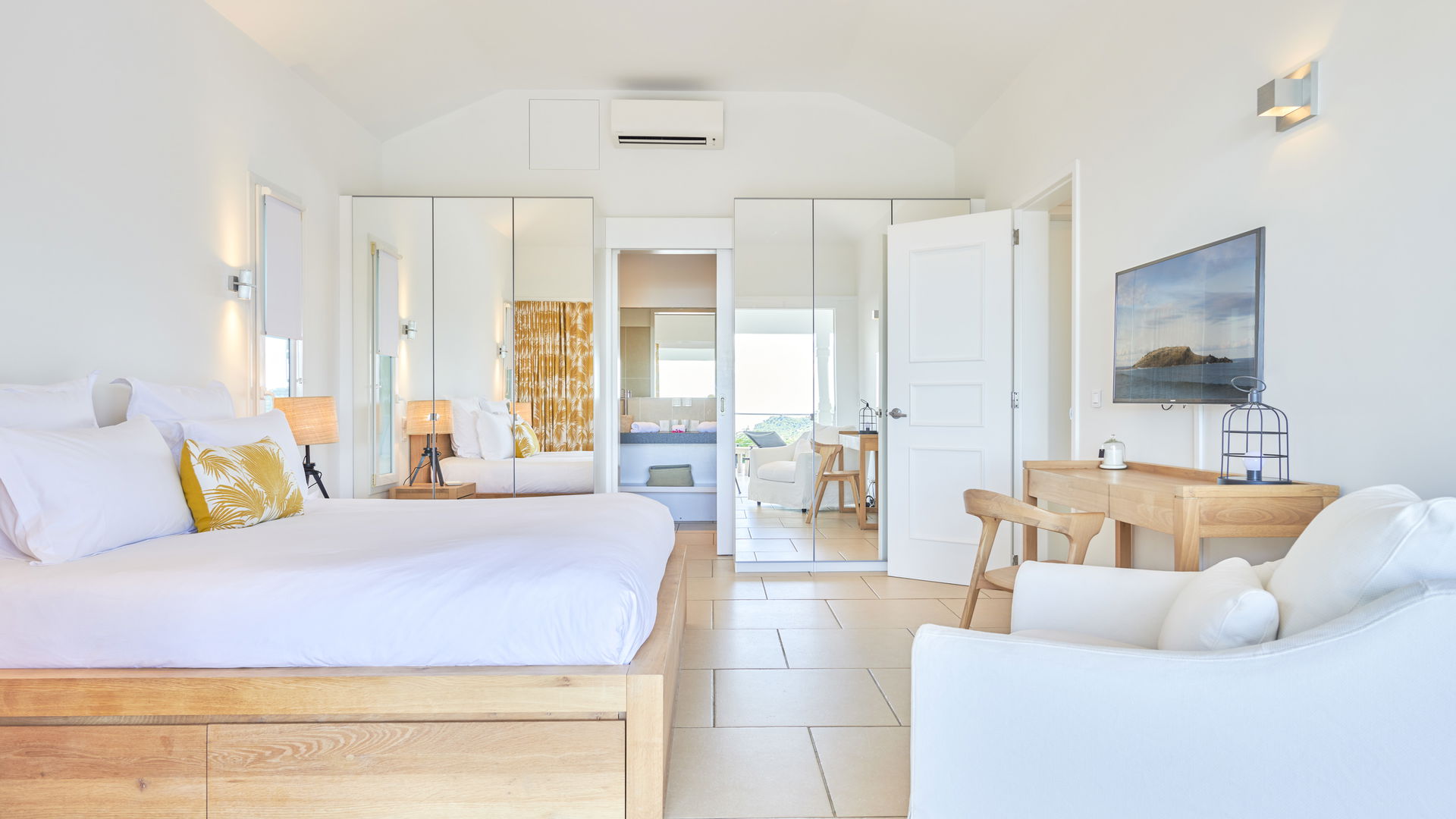 BEDROOM 2