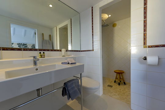 VILLA LAGON ROSE BEDROOM2 7