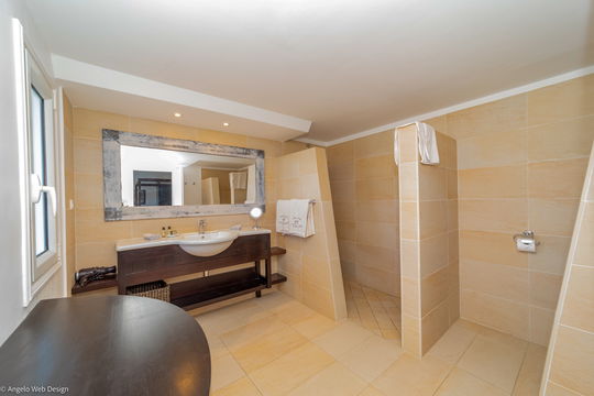 VILLA LAGON ROSE BEDROOM5 6