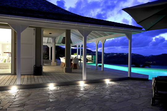 VILLA LAGON ROSE BY NIGHT 3