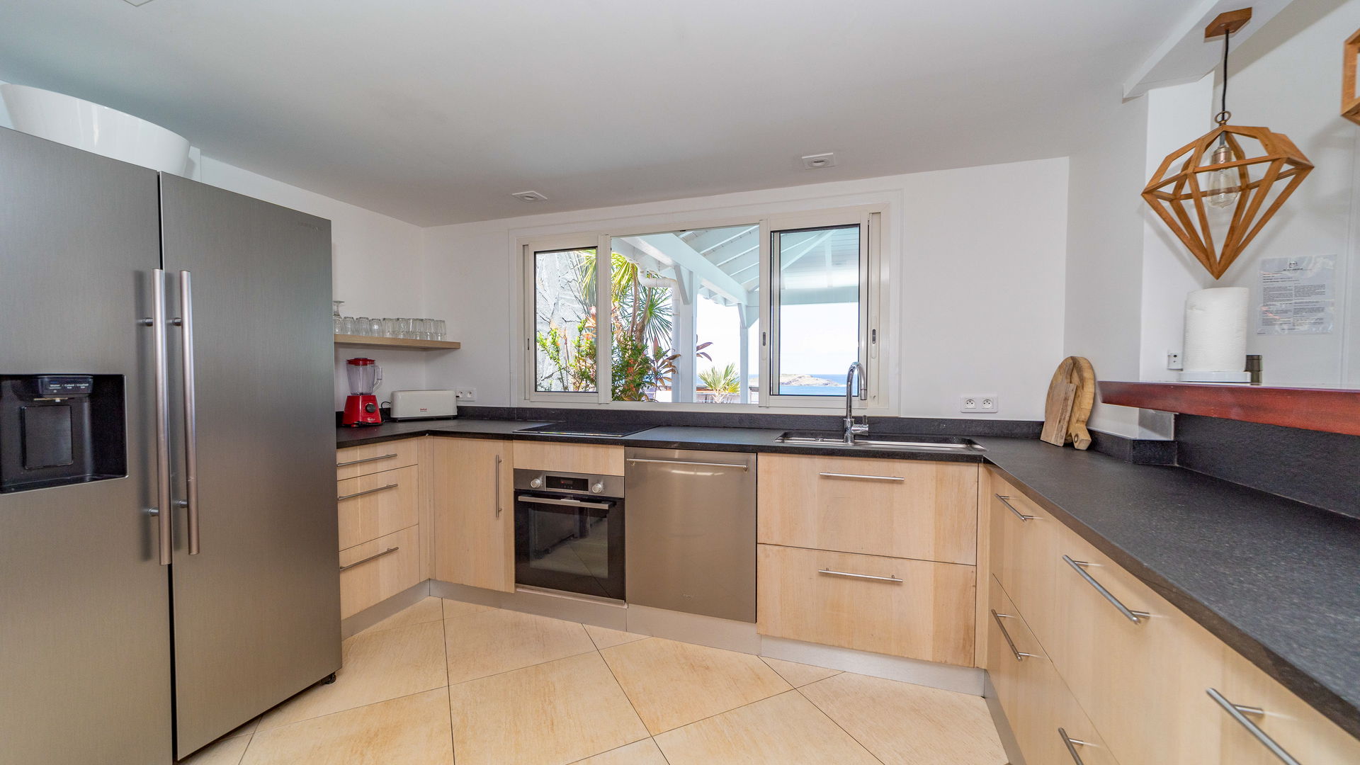 KITCHEN & DINING AREA