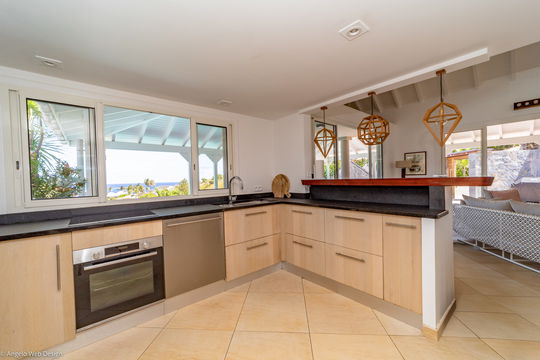 VILLA LAGON ROSE KITCHEN & DINING AREA 2