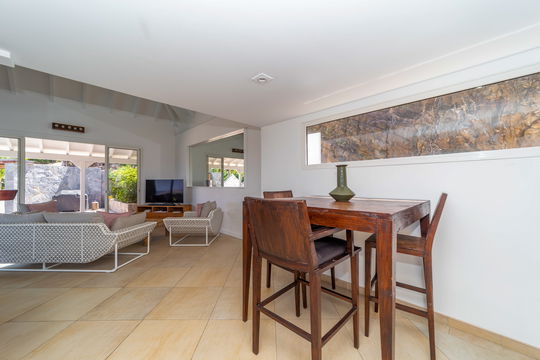 VILLA LAGON ROSE KITCHEN & DINING AREA 3
