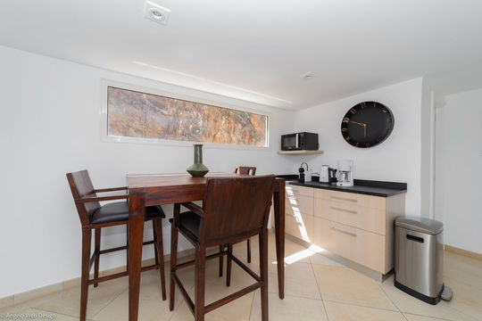 VILLA LAGON ROSE KITCHEN & DINING AREA 4