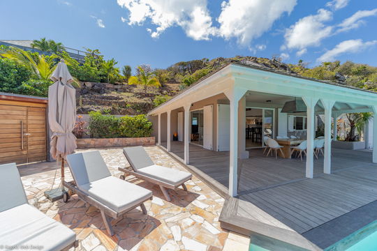 VILLA LAGON ROSE KITCHEN & DINING AREA 8