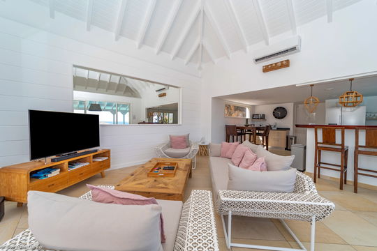 VILLA LAGON ROSE LIVING AREA 1