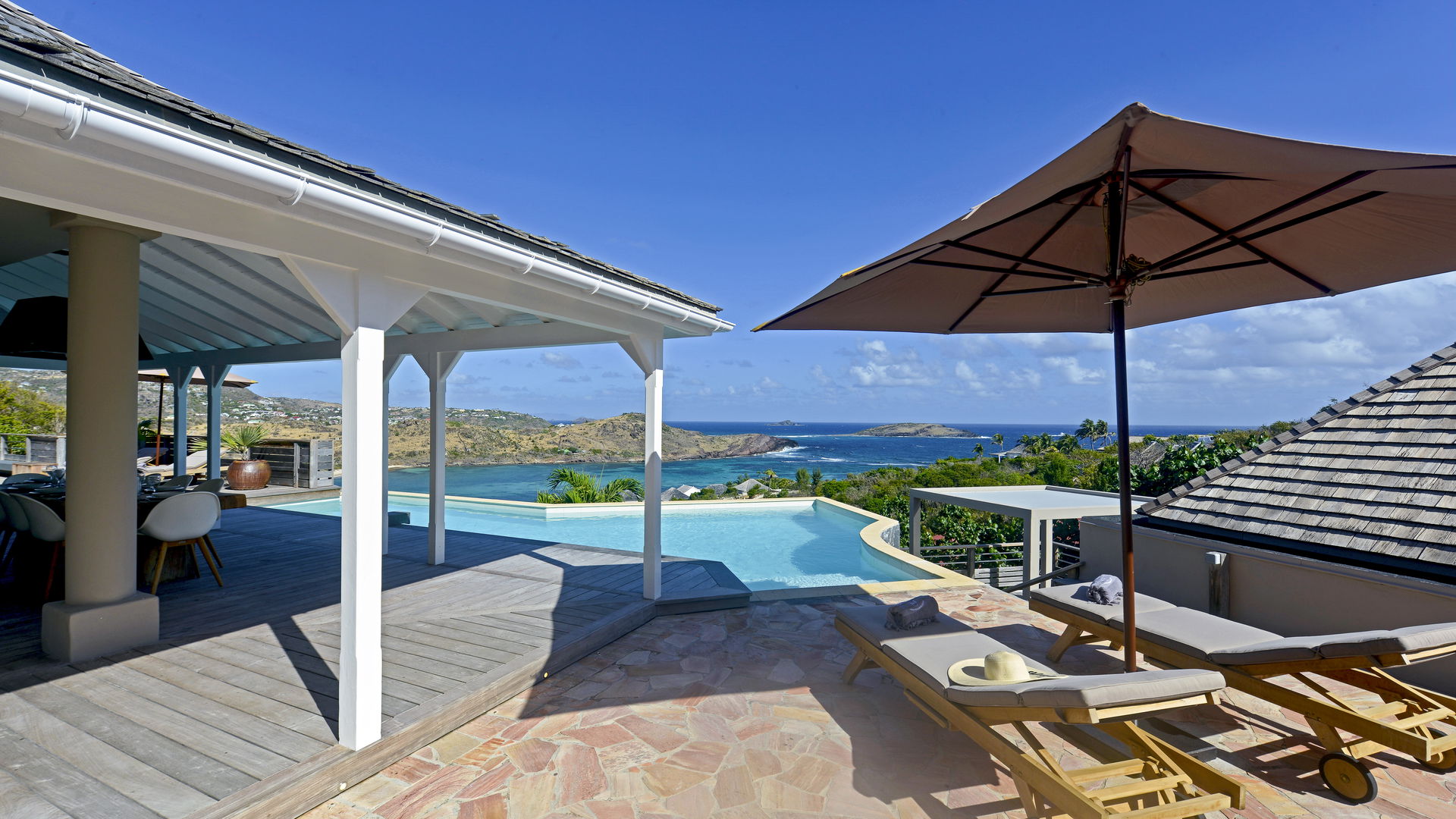 POOL & TERRACE