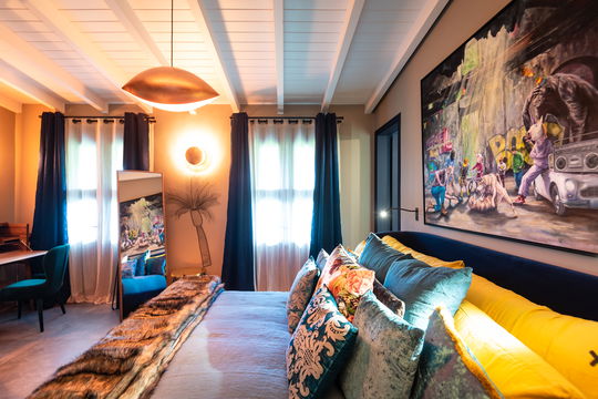 VILLA GENEVIEVE BEDROOM1 2