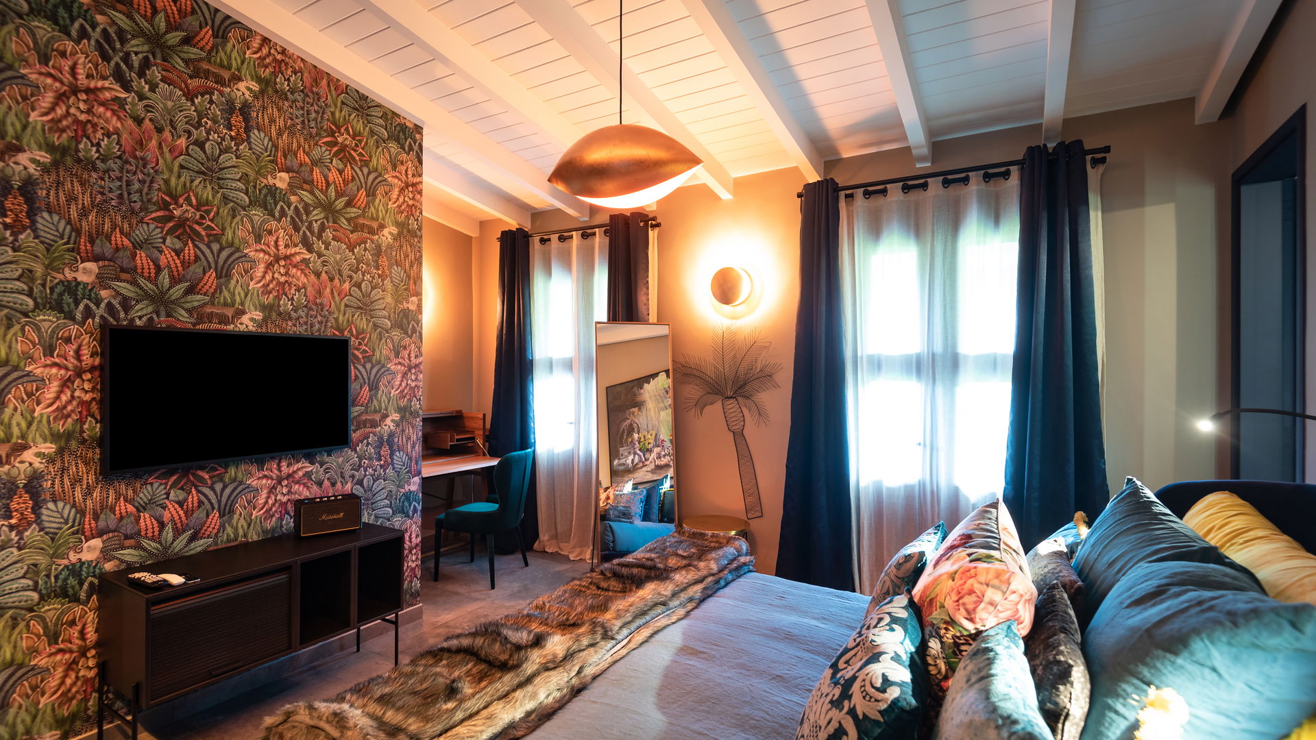 BEDROOM 1