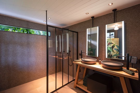 VILLA GENEVIEVE BEDROOM1 8