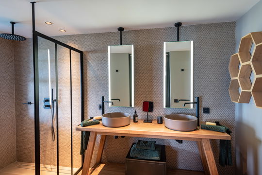 VILLA GENEVIEVE BEDROOM2 5