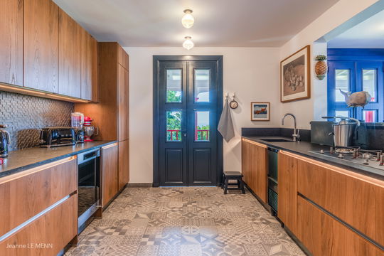 VILLA GENEVIEVE KITCHEN & DINING AREA 4