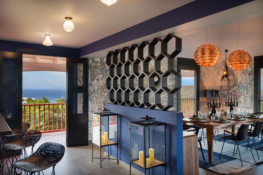 VILLA GENEVIEVE KITCHEN & DINING AREA 6