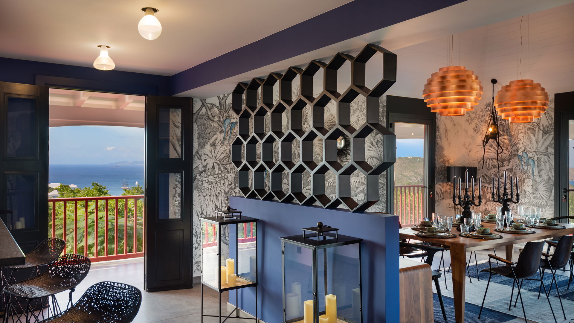 KITCHEN & DINING AREA