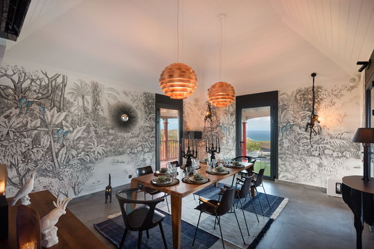 VILLA GENEVIEVE KITCHEN & DINING AREA 7