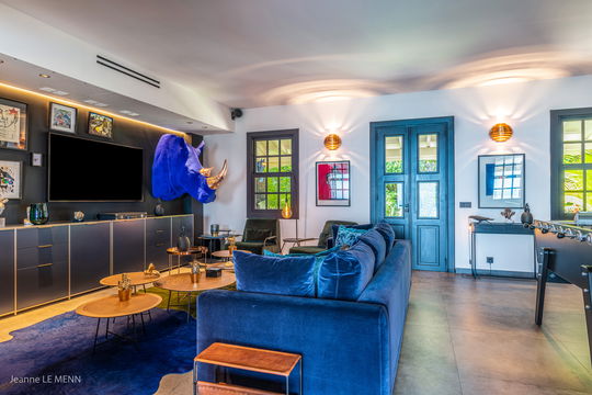 VILLA GENEVIEVE LIVING AREA 4