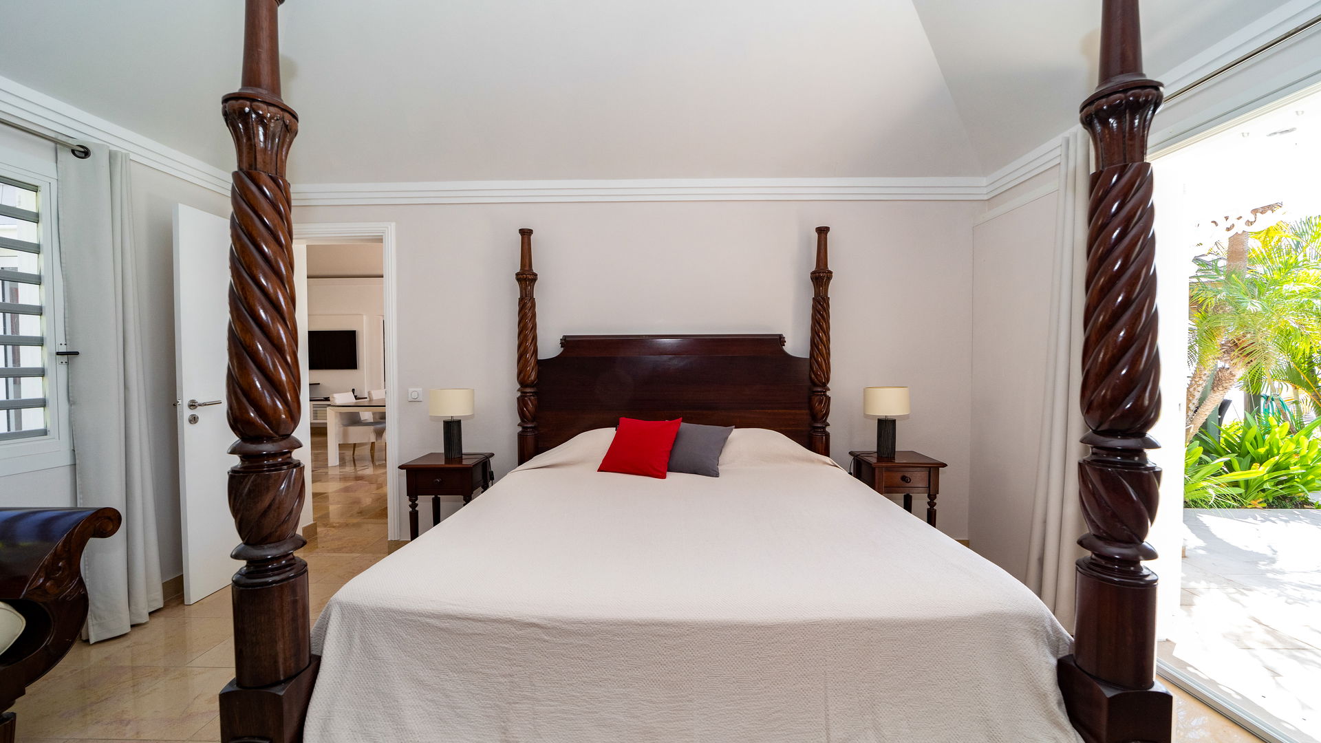 BEDROOM 1