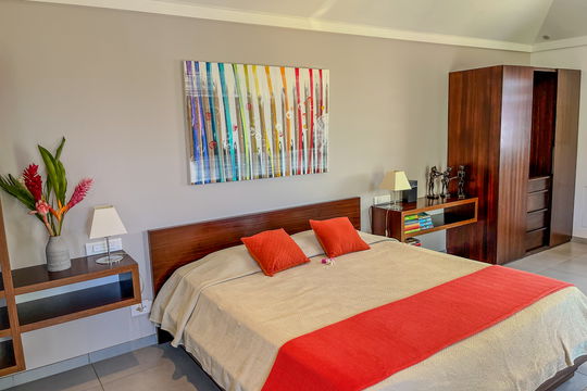 VILLA ENCLOS BEDROOM2 1