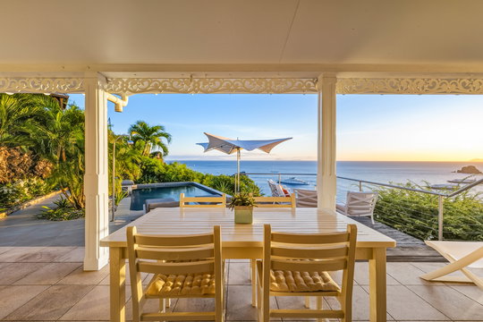 VILLA ENCLOS KITCHEN & DINING AREA 4
