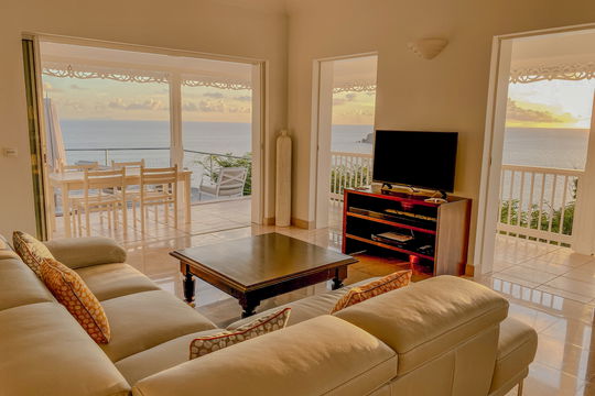 VILLA ENCLOS LIVING AREA 1