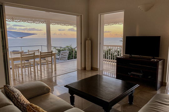VILLA ENCLOS LIVING AREA 4