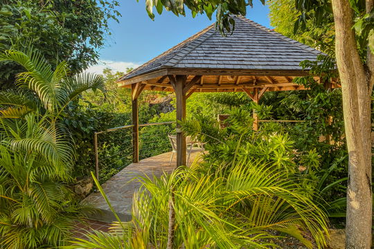 VILLA ENCLOS OUTDOORS 1