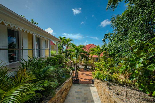 VILLA ENCLOS OUTDOORS 10