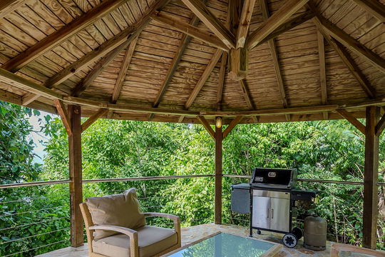 VILLA ENCLOS OUTDOORS 3