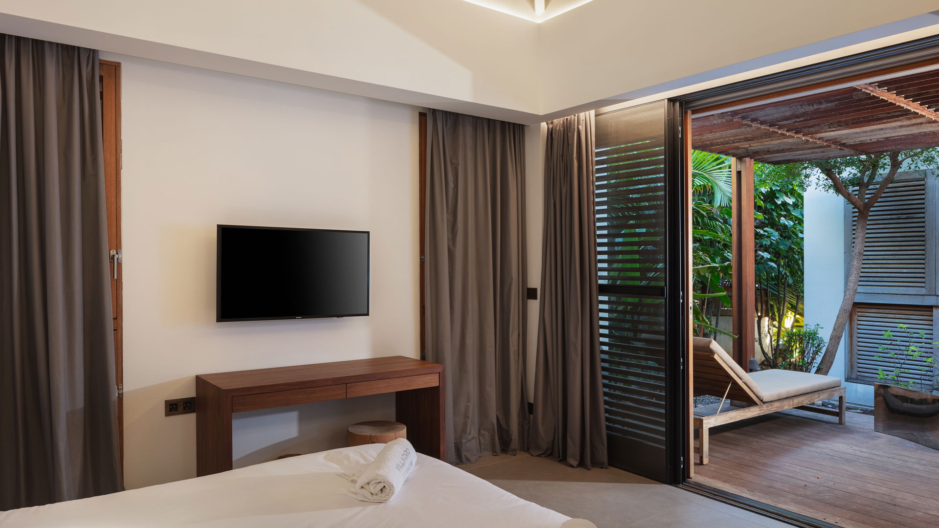 BEDROOM 5