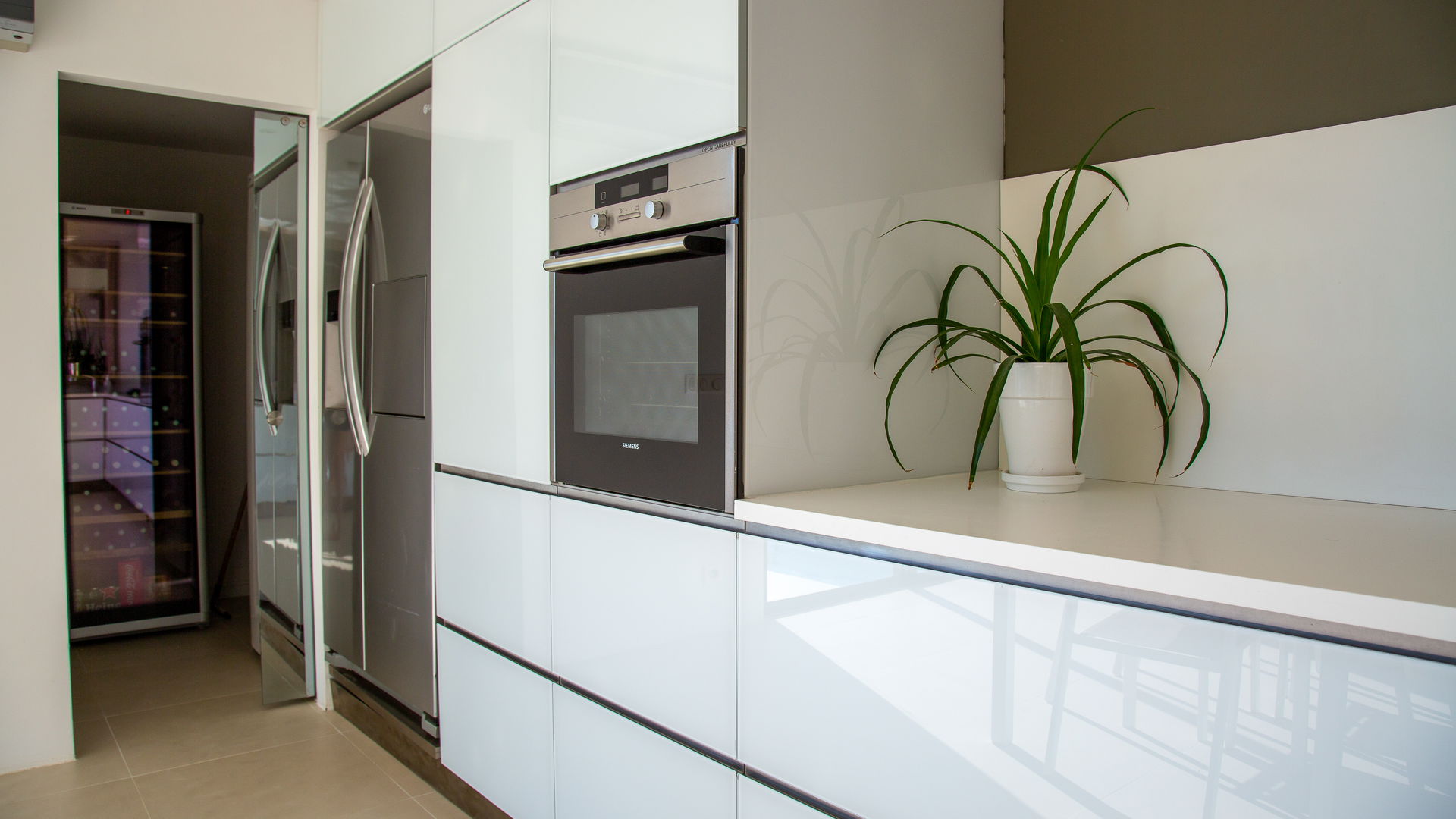 KITCHEN & DINING AREA
