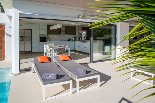 VILLA AKA POOL & TERRACE 8