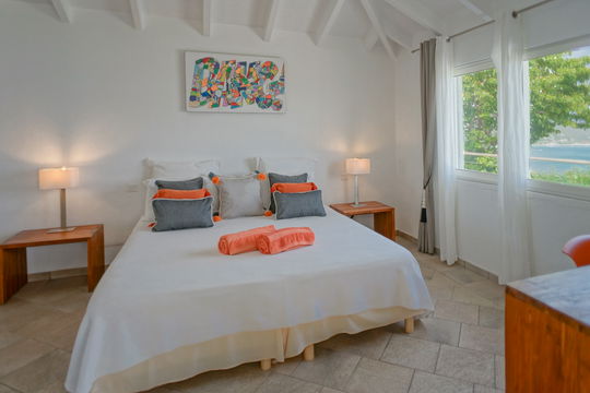 VILLA HELOA BEDROOM1 3