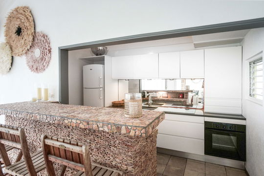 VILLA HELOA KITCHEN 2