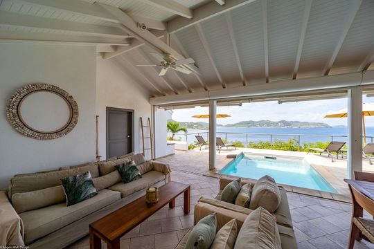 VILLA HELOA LIVING & DINING AREAS 1