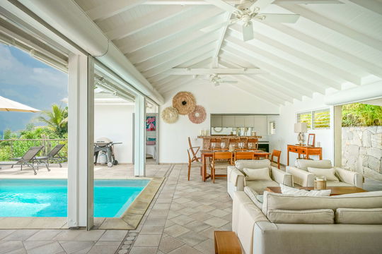 VILLA HELOA LIVING & DINING AREAS 5