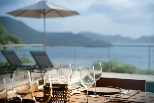 VILLA HELOA LIVING & DINING AREAS 7